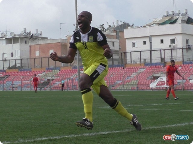 דוס סנטוס נתן לכפר סבא תקווה